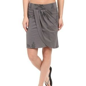 toad&co like new skirt